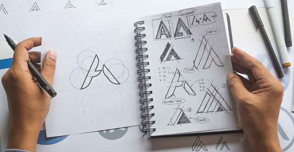 Graphic-designer-designing-a-logo